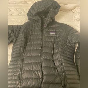 Womens Patagonia Black Down Puffer with Hood